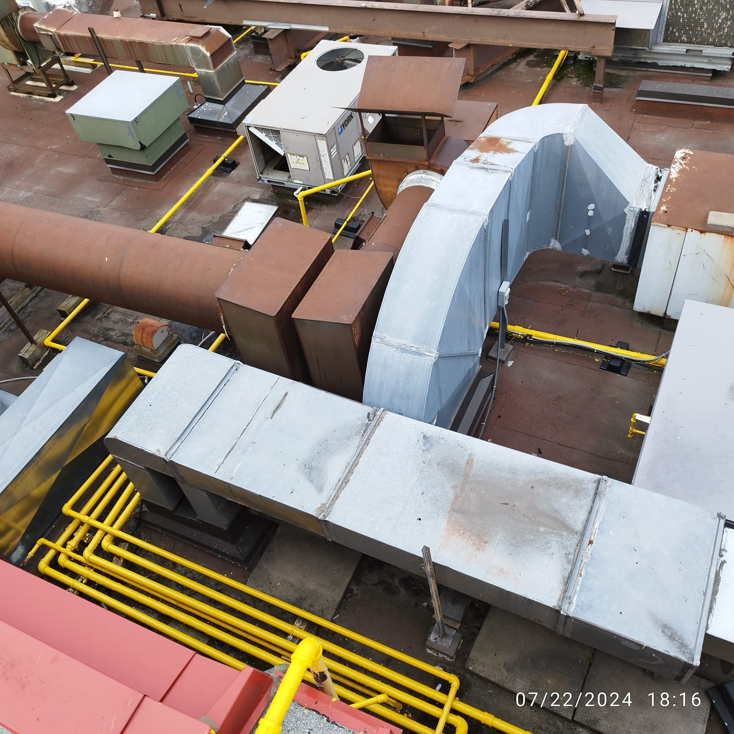Commercial rooftop HVAC ductwork and equipment maintenance performed by Epsilon Mechanical technicians in Toronto